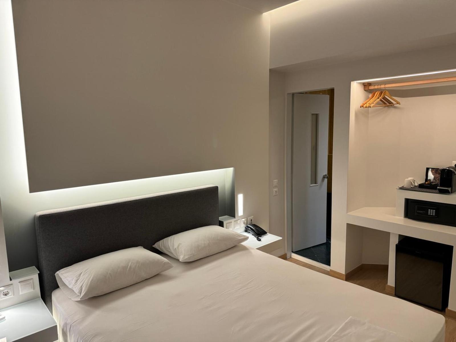 Kreoli Hotel Athens Exterior photo
